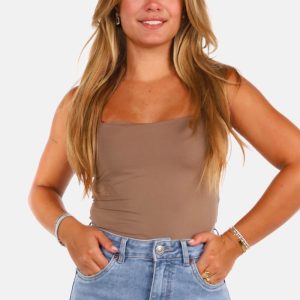 Body mouwloos vierkante hals camel