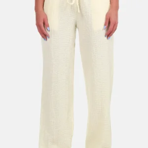 Broek met structuur detail geel