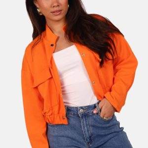 Cropped bomberjack met drukknopen oranje