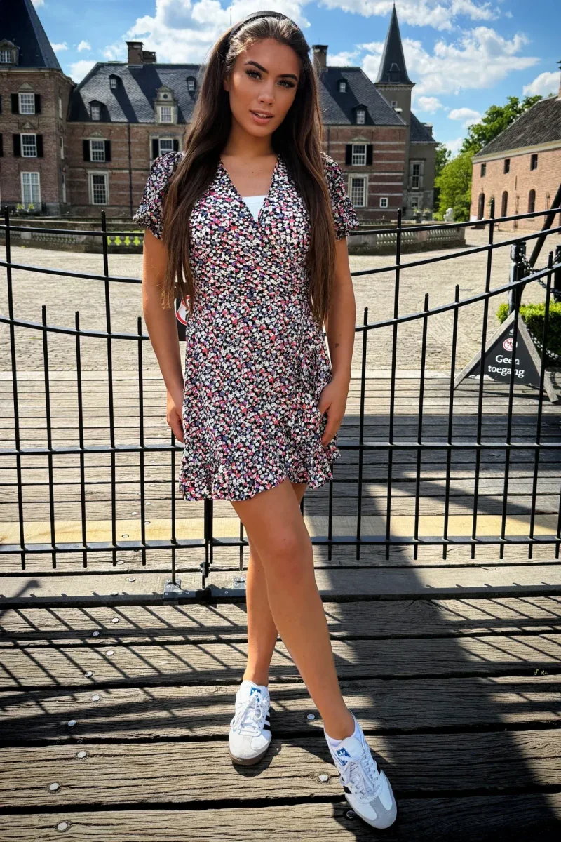 Jurk met bloemenprint en strikdetail zwart - Afbeelding 3