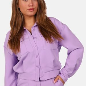 Kort jasje met knoopsluiting lila
